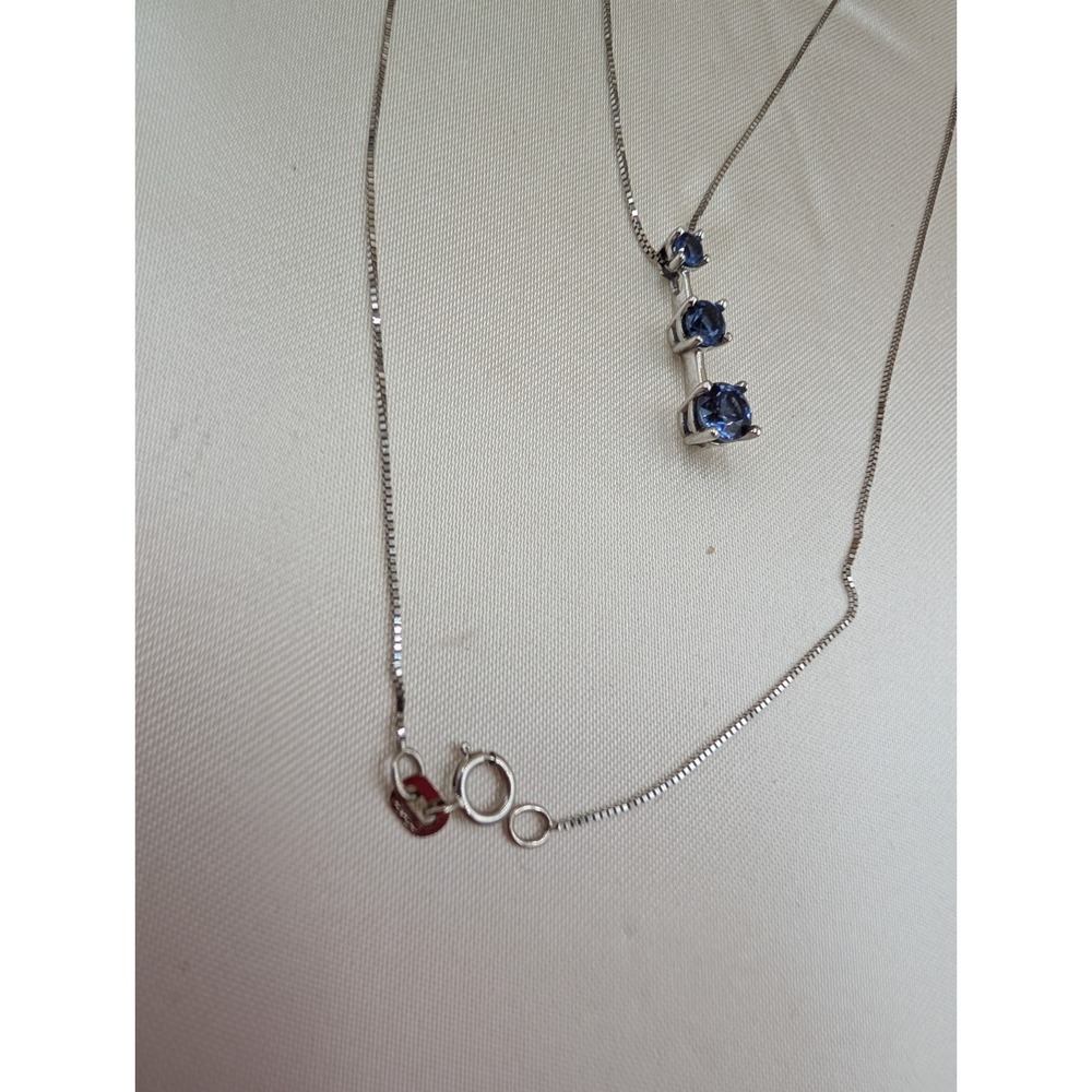 10k White Gold 18" Necklace W 3 Stone Blue Topaz Pendant 2g Fred Meyer Jewelers - Picture 2 of 11